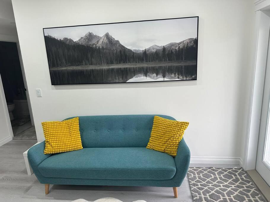 Award Winning Boho Paradise Sunlit Modern Suite Calgary Exterior photo