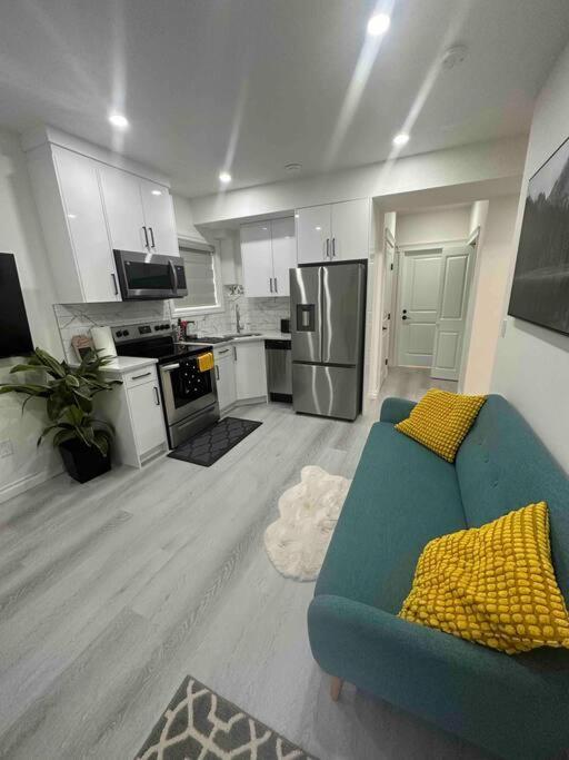 Award Winning Boho Paradise Sunlit Modern Suite Calgary Exterior photo