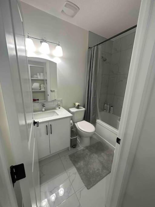Award Winning Boho Paradise Sunlit Modern Suite Calgary Exterior photo